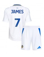 Otroške Nogometnih dresov Leeds United Daniel James #7 Domači 2024-25 Kratki rokavi (+ hlače)